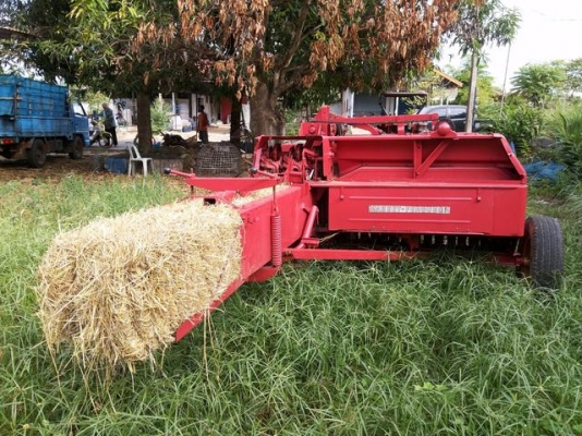 เครื่องอัดฟาง แมสซี่ 20   176000  บาท พร้อมใช้งาน  วันทูคอล 0986683479 dtac 0991751349 สิทธิ์ คับ