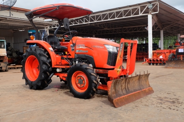 รถไถมือสอง L3608SP +ใบมีด + ผาน 1 ตัว รถสวยๆใหม่ๆ ดาวน์เริ่มต้านเพียง 10,000 บาทเท่านั้น  สนใจ โทรเลย 089-0111624