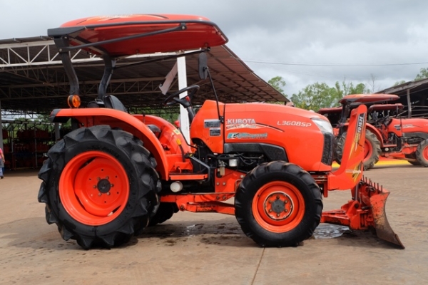 รถไถมือสอง L3608SP +ใบมีด + ผาน 1 ตัว รถสวยๆใหม่ๆ ดาวน์เริ่มต้านเพียง 10,000 บาทเท่านั้น  สนใจ โทรเลย 089-0111624