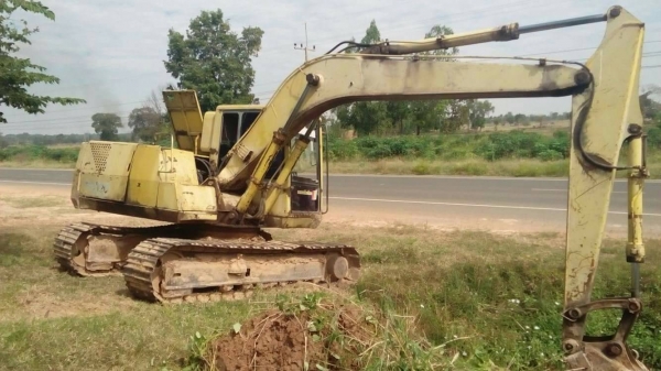 ขายKOMATSU PC120รุ่น5 ไฟฟ้าเต็ม พรัอมใช้งาน เครื่อง ปั้มดี เอวแน่น บูชโช่ไม่มีแตก โช่ใหม่1เส้น อีกเส้นพอใช้งานได้ เอกสารชื้อขาย รถอยู่สุรินทร์  สนใจติดต่อ 0835601591 หรือ 0903494058