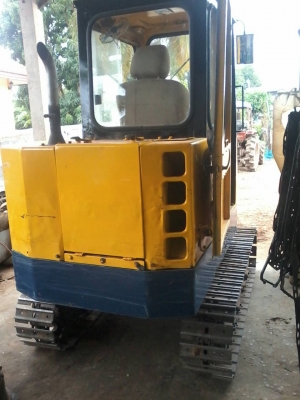 รถแมคโครโคโมสุpc20