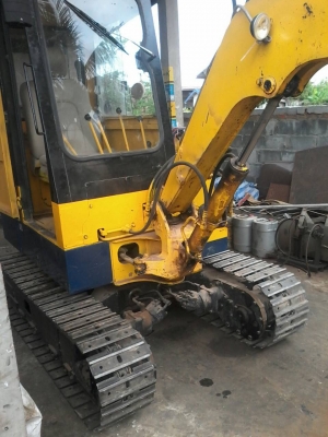 รถแมคโครโคโมสุpc20