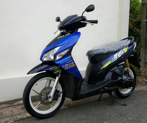 HONDA CLICK  110 รุ่น TOP ล้อแม็ก ระบบ COMBI BRAKE 9,900 บาท