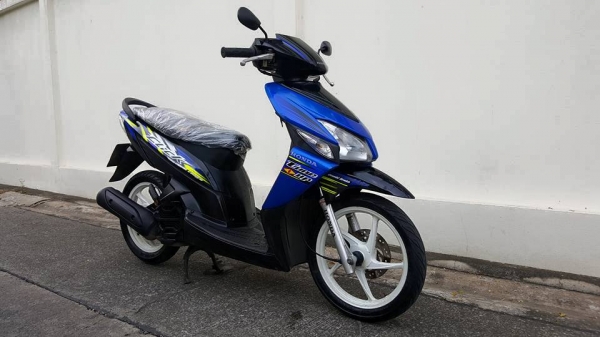 HONDA CLICK  110 รุ่น TOP ล้อแม็ก ระบบ COMBI BRAKE 9,900 บาท