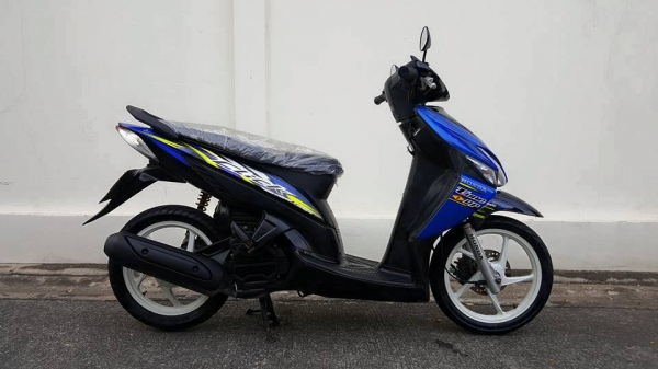 HONDA CLICK  110 รุ่น TOP ล้อแม็ก ระบบ COMBI BRAKE 9,900 บาท