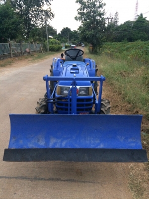 ขาย ISEKI TF327 ใบดัน พร้อมผาน5 สองเพลา สภาพพร้อมใช้ สนใจติดต่อครับ