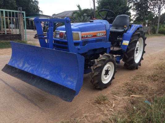 ขาย ISEKI TF327 ใบดัน พร้อมผาน5 สองเพลา สภาพพร้อมใช้ สนใจติดต่อครับ