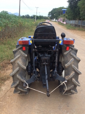 ขาย ISEKI TF327 ใบดัน พร้อมผาน5 สองเพลา สภาพพร้อมใช้ สนใจติดต่อครับ