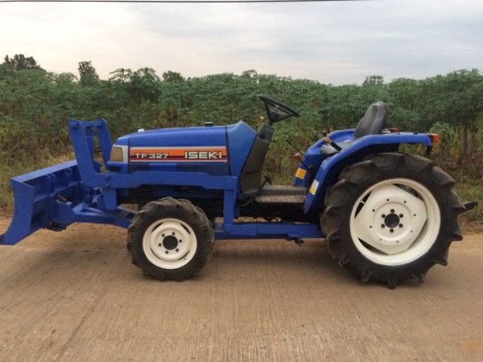 ขาย ISEKI TF327 ใบดัน พร้อมผาน5 สองเพลา สภาพพร้อมใช้ สนใจติดต่อครับ