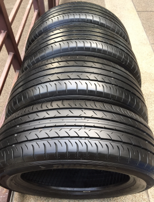 ยาง Dunlop 225 60 18 ปี15 ดอกเต็ม ไม่มีปะ ใช้กันยาว ราคาไม่แพง