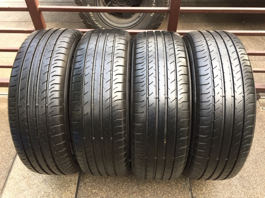 ยาง Dunlop 225 60 18 ปี15 ดอกเต็ม ไม่มีปะ ใช้กันยาว ราคาไม่แพง