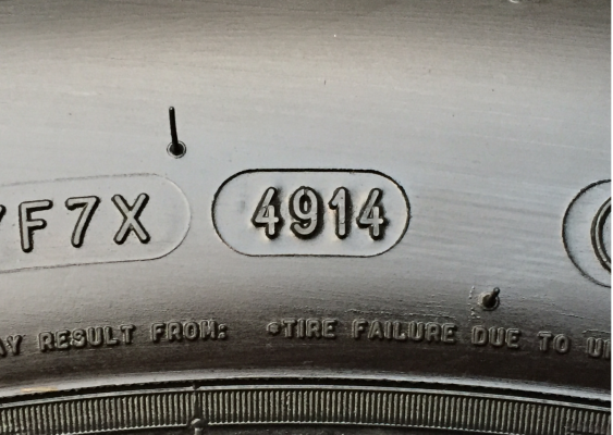 ยาง Michelin 265 65 17 สิ้นปี14 ดอกเต็ม ใช้ยาว ราคาไม่แพง ยาง Michelin 265 65 17 สิ้นปี14 ดอกเต็ม ใช้ยาว ราคาไม่แพง