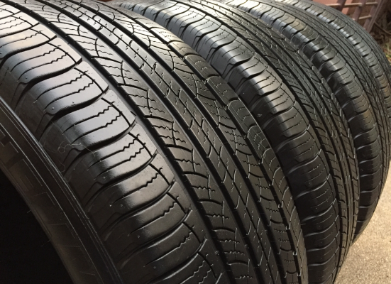 ยาง Michelin 265 65 17 สิ้นปี14 ดอกเต็ม ใช้ยาว ราคาไม่แพง ยาง Michelin 265 65 17 สิ้นปี14 ดอกเต็ม ใช้ยาว ราคาไม่แพง