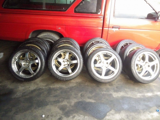 แม็ก 17 กว้าง 7.5 ออฟ 42 สีไฮเปอร์ซิลเวอร์ ใส่รถ 4 รู 100 พร้อมยาง