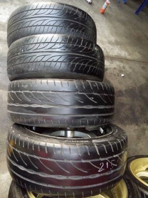 แม็ก 17 กว้าง 7.5 ออฟ 42 สีไฮเปอร์ซิลเวอร์ ใส่รถ 4 รู 100 พร้อมยาง แม็ก 17 กว้าง 7.5 ออฟ 42 สีไฮเปอร์ซิลเวอร์ ใส่รถ 4 รู 100 พร้อมยาง