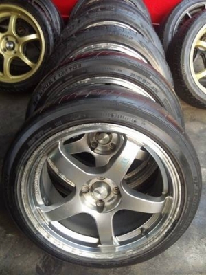 แม็ก 17 กว้าง 7.5 ออฟ 42 สีไฮเปอร์ซิลเวอร์ ใส่รถ 4 รู 100 พร้อมยาง แม็ก 17 กว้าง 7.5 ออฟ 42 สีไฮเปอร์ซิลเวอร์ ใส่รถ 4 รู 100 พร้อมยาง