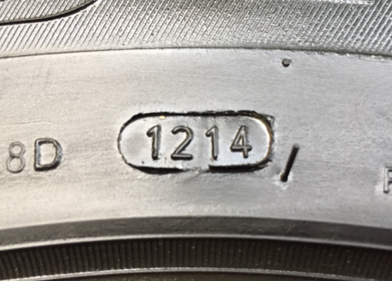 ยาง All Deestone 235 75 15 ปี14 ดอกเยอะ พร้อมใช้งาน ราคาไม่แพง