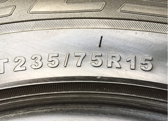 ยาง All Deestone 235 75 15 ปี14 ดอกเยอะ พร้อมใช้งาน ราคาไม่แพง