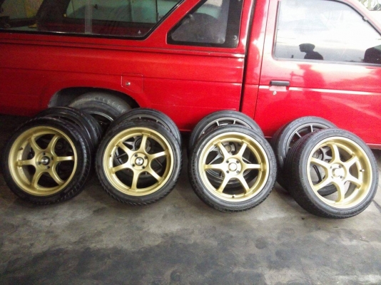 แม็ก 17 กว้าง 7 ออฟ 40 พร้อมยางปลายปี 15 ราคา 7500 บาท