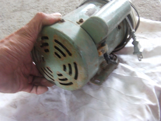 ปั๊มน้ำแรงดันสูงมือสอง มอเตอร์ ครึ่งแรง ใช้งานได้ตามปกติ