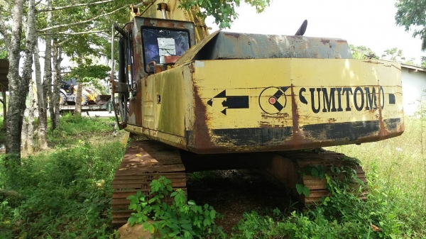 ขายรถแบคโฮ SUMITOMO F2 2800 เอกสารเล่มทะเบียน ราคา 380000