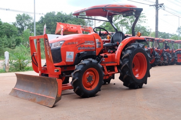 รถไถมือสอง L3608SP + ใบมีด + ผาน 1 ตัว   ดาวน์เริ่มต้นเพียง 20,000บาท เท่านั้น สนใจโทรเลย 089-0111624