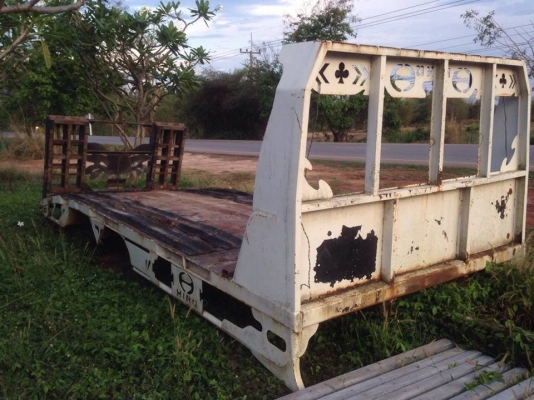 กระบะท้ายลาดบันได กระบะท้ายลาดบันได