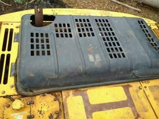 ขาย 1,350,000 KOMATSU pc 200-7 ไฟฟ้าครบ เค่องดี ปั้มรง เอวแน่น ช่วงงล่างเต็ม 16,000ชม.เล่มทะเบียน(รถอยู่ ศรีเกษ) 090-772-3710 090-772-3708