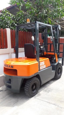 รถยกนิสสัน  j 02