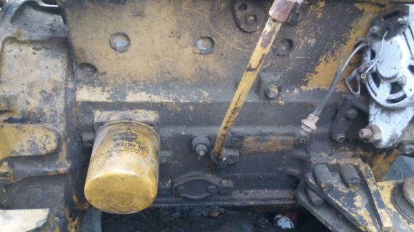 ขายเครื่อง โคมัสสุ  4-D-95 ธรรมดา ไม่มีเทอร์โบ เสื้อทะลุ ขายไม่แพงครับ