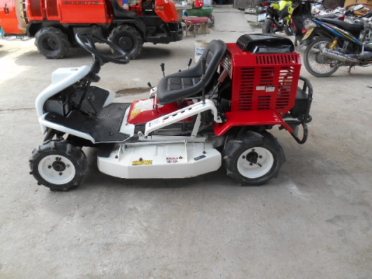 รถตัดหญ้า OREC RM95 18 แรง พร้อมใช้งาน รถตัดหญ้า OREC RM95 18 แรง พร้อมใช้งาน