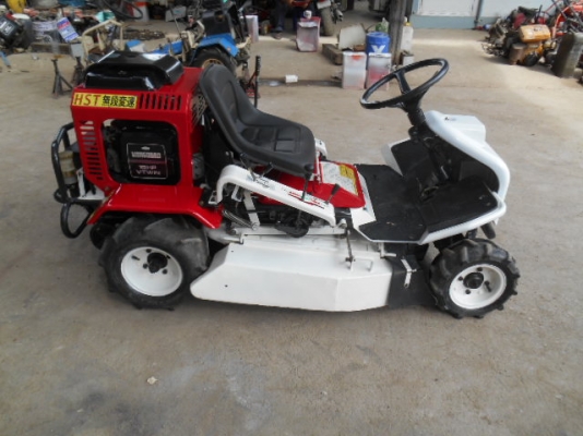 รถตัดหญ้า OREC RM95 18 แรง พร้อมใช้งาน รถตัดหญ้า OREC RM95 18 แรง พร้อมใช้งาน