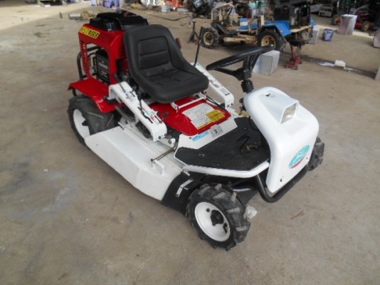 รถตัดหญ้า OREC RM95 18 แรง พร้อมใช้งาน รถตัดหญ้า OREC RM95 18 แรง พร้อมใช้งาน