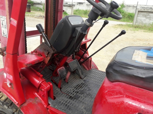 ขายรถยก MITSUBISHI  FD20 เครื่องดีเซล S45 เกียร์ธรรมดา ยางตันหน้าหลัง เสาสูง 3 เมตร ยกได้ 2 ตัน รถนอกนำเข้า ติดต่อ 089-794948