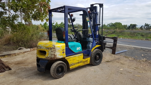 ขายด่วนรถยกดีเซลKOMATSU FD20-14 ยก2.0ตันเสาสูง3เมตรงาหมูนได้หนีบได้รถนอกนำเข้ายังไม่เคยใช้งานในเมืองไทยเลย