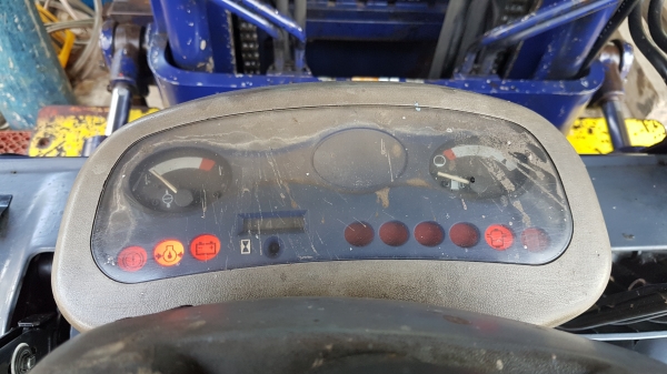 ขายด่วนรถยกดีเซลKOMATSU FD20-14 ยก2.0ตันเสาสูง3เมตรงาหมูนได้หนีบได้รถนอกนำเข้ายังไม่เคยใช้งานในเมืองไทยเลย