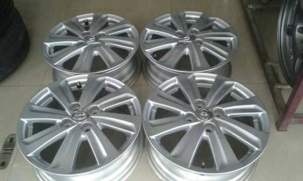 ขายล้อแม็กป้ายแดง vios/yaris 15"x5.5" et45 4รู100 สนใจติดต่อ ร้าน ก.เจริญการยาง ครับ 081-3747940