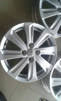 ขายล้อแม็กป้ายแดง vios/yaris 15"x5.5" et45 4รู100 สนใจติดต่อ ร้าน ก.เจริญการยาง ครับ 081-3747940