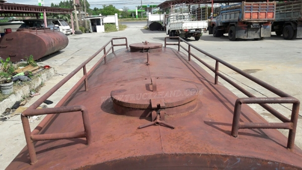 ถังน้ำตั้งพื้นหรือบนกระบะรถได้ ขนาดยาว 3.60 เมตร ขนาดกว้าง 2.00 เมตร ขนาดบรรจุ 6,000 ลิตร มี 3 ลูก