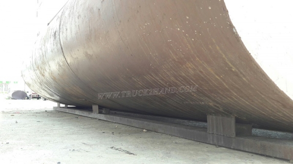 ถังน้ำตั้งพื้นหรือบนกระบะรถได้ ขนาดยาว 3.60 เมตร ขนาดกว้าง 2.00 เมตร ขนาดบรรจุ 6,000 ลิตร มี 3 ลูก