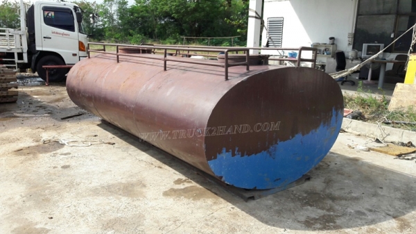 ถังน้ำตั้งพื้นหรือบนกระบะรถได้ ขนาดยาว 3.60 เมตร ขนาดกว้าง 2.00 เมตร ขนาดบรรจุ 6,000 ลิตร มี 3 ลูก