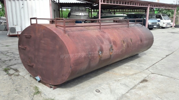 ถังน้ำตั้งพื้นหรือบนกระบะรถได้ ขนาดยาว 3.60 เมตร ขนาดกว้าง 2.00 เมตร ขนาดบรรจุ 6,000 ลิตร มี 3 ลูก