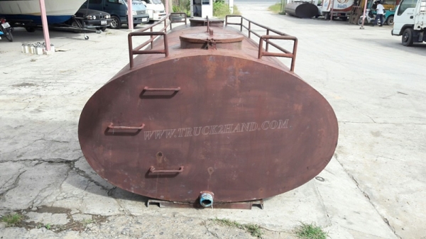 ถังน้ำตั้งพื้นหรือบนกระบะรถได้ ขนาดยาว 3.60 เมตร ขนาดกว้าง 2.00 เมตร ขนาดบรรจุ 6,000 ลิตร มี 3 ลูก