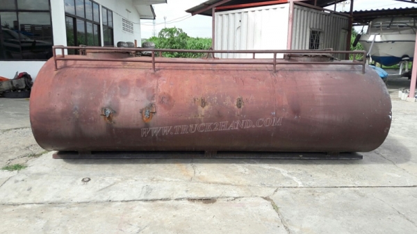 ถังน้ำตั้งพื้นหรือบนกระบะรถได้ ขนาดยาว 3.60 เมตร ขนาดกว้าง 2.00 เมตร ขนาดบรรจุ 6,000 ลิตร มี 3 ลูก