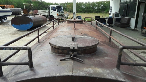 ถังน้ำตั้งพื้นหรือบนกระบะรถได้ ขนาดยาว 3.60 เมตร ขนาดกว้าง 2.00 เมตร ขนาดบรรจุ 6,000 ลิตร มี 3 ลูก