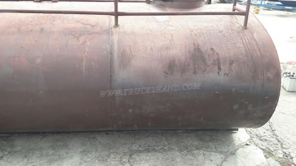 ถังน้ำตั้งพื้นหรือบนกระบะรถได้ ขนาดยาว 3.60 เมตร ขนาดกว้าง 2.00 เมตร ขนาดบรรจุ 6,000 ลิตร มี 3 ลูก