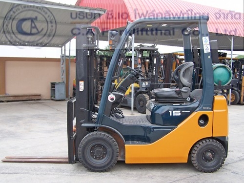 ขาย รถโฟล์คลิฟท์ TOYOTA รุ่น8FGL15