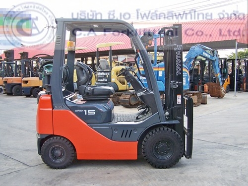 ขาย รถโฟล์คลิฟท์ TOYOTA รุ่น 8FGL15