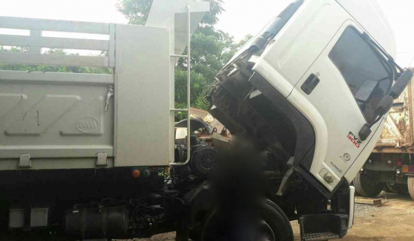 รถอีซูซุ 10 ล้อดั้ม FVZ 300 แรงม้า. ปี 53 , ( รถ วิ่ง 1xx,xxx กม. ) สนใจติดต่อ 081 - 6079515 รถอีซูซุ 10 ล้อดั้ม FVZ 300 แรงม้า. ปี 53 , ( รถ วิ่ง 1xx,xxx กม. ) สนใจติดต่อ 081 - 6079515