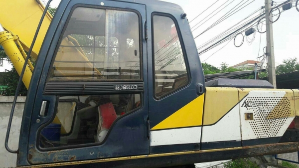 ขายยกชุด 2 คัน รถแบ็คโฮยี่ห้อ KOBELCO   รุ่นSK200 MARK3   เครื่องดี   ปั้มดี   ช่วงล่างแน่น   เอวไม่หลวม   โซ่เต็ม ไฟฟ้า  มีเล่มทะเบียน